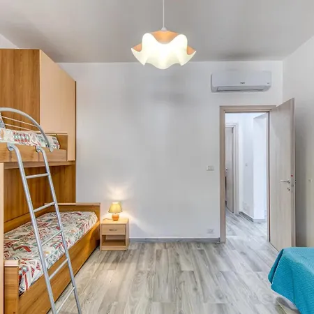 A 30 M Dalla Spiaggia Climatizzato Lido Marini